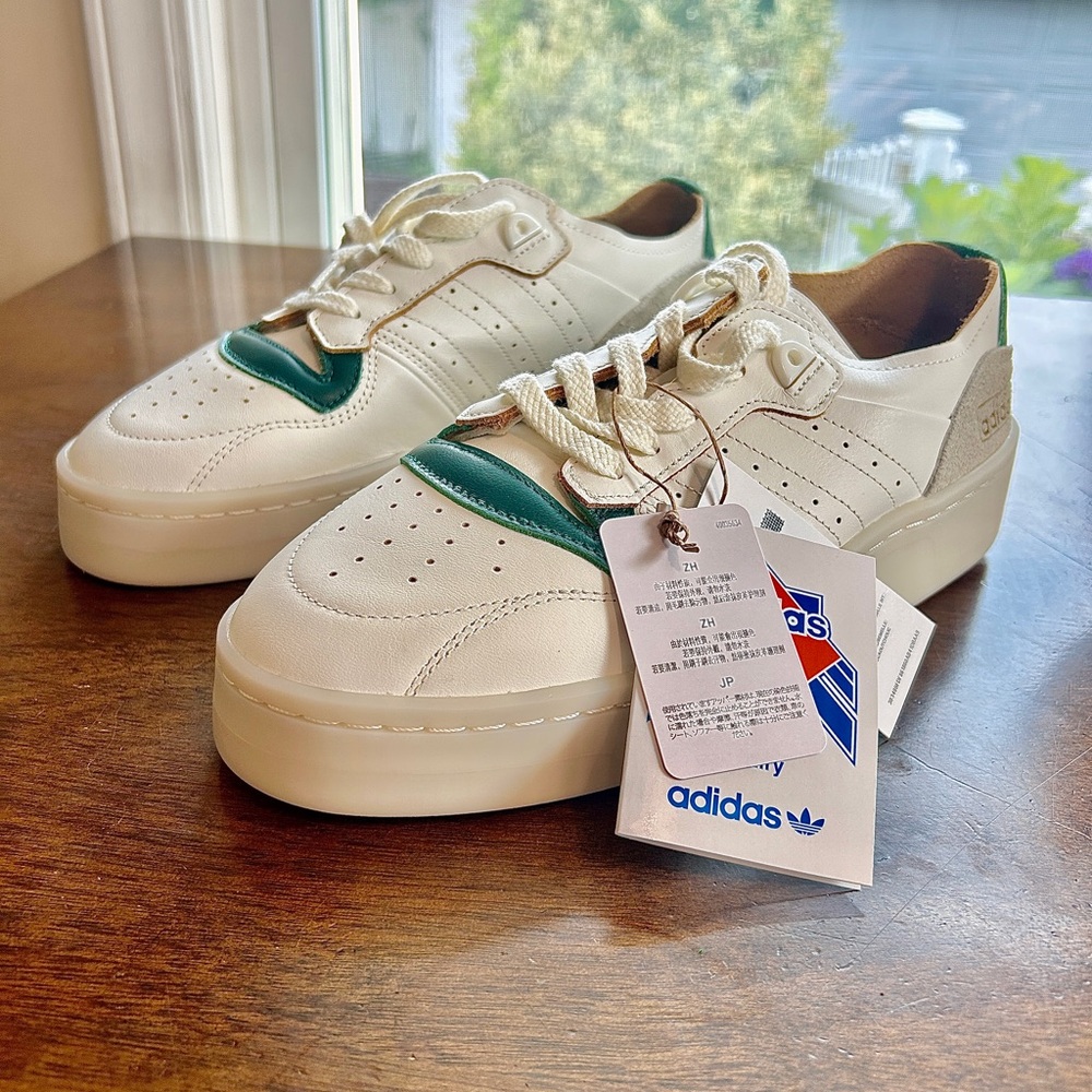 Adidas Rivalry, retro off-white and collegiate Green Sneakers